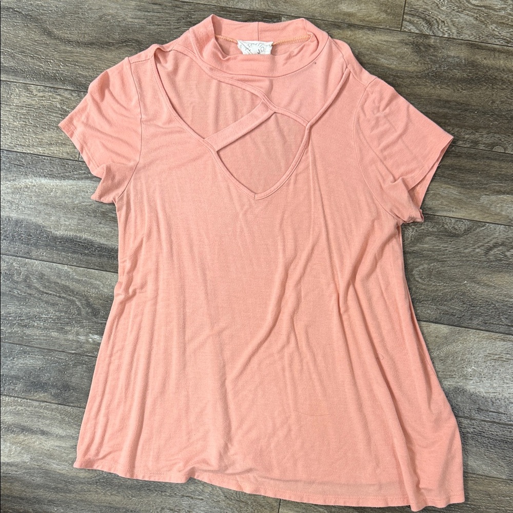 Fantastic Fawn Coral Cut-Out Short Sleeve Top